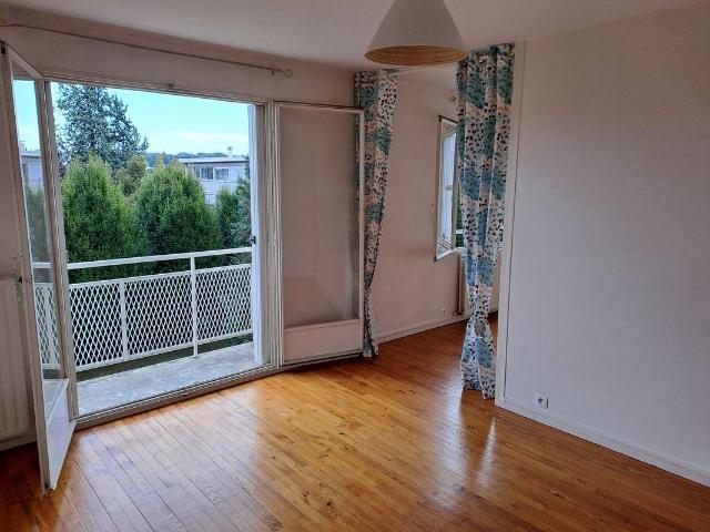 Appartement 2 p bourg la reine