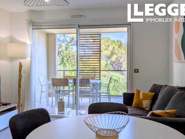 Appartement 2 p, entièrement équipé, meublé, prêt à habiter, avec vue sur le village d'Eze