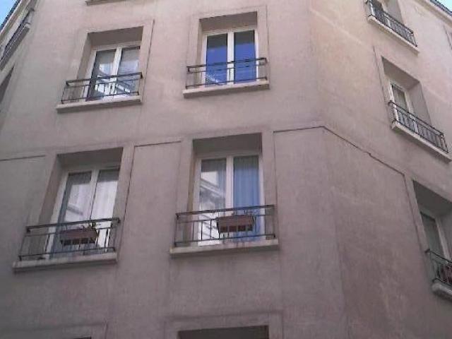 LOCATION COURTE DUREE 2 P MEUBLE AVEC TERRASSE
