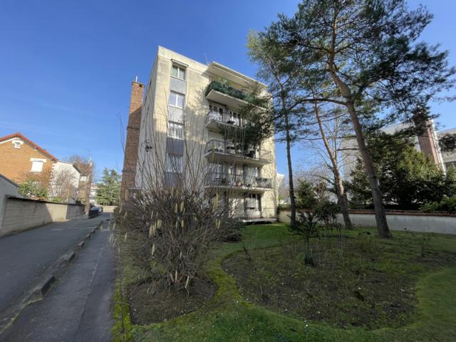Appartement 2 pcs avec balcon, cave et parking