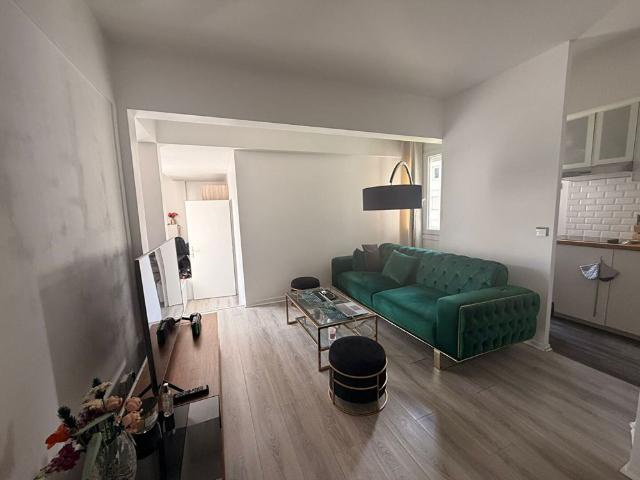 Appartement 2 pi�ces Hauts de Chatou 2 places de parking