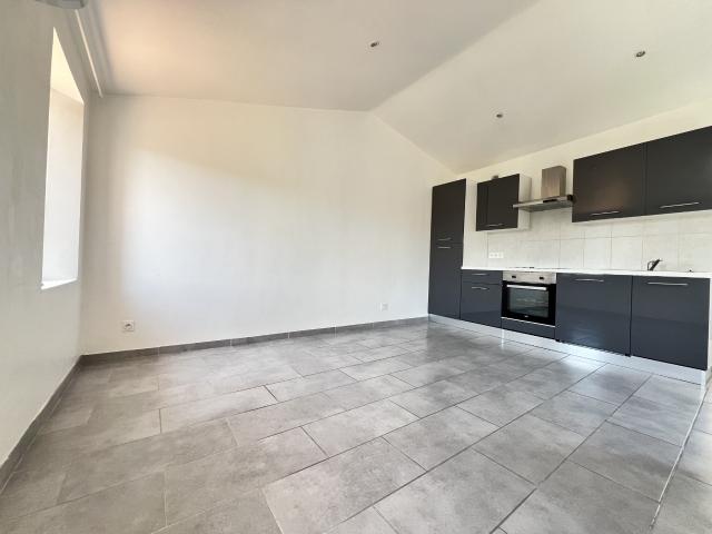 APPARTEMENT 2 PIECE AVEC VUE DE 26 M2 A BAGNOLS EN FORET