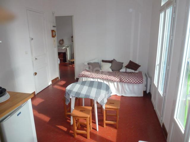 Appartement 2 pièce s 1 chambre s 32.7 m²