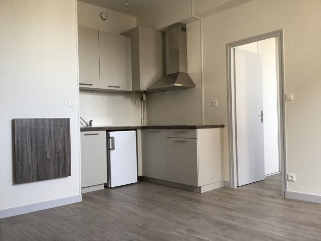 Appartement 2 pièce s 1 chambre s 33.8 m²