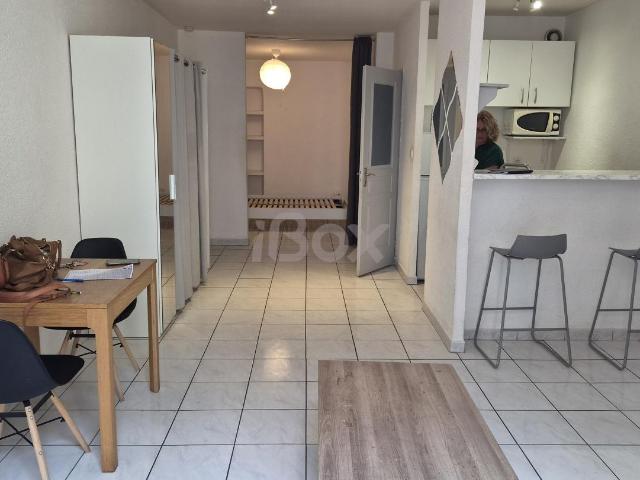 Appartement 2 pièce s 1 chambre s 37.76 m²