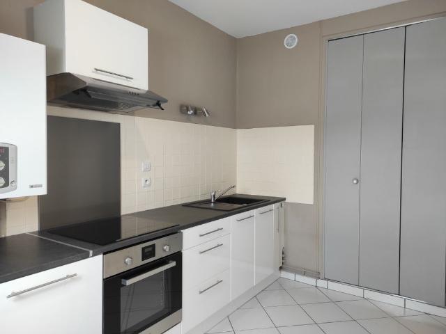Appartement 2 pièce s 1 chambre s 43.78 m²