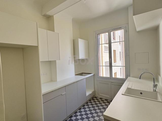Appartement 2 pièce s 1 chambre s 56.35 m²