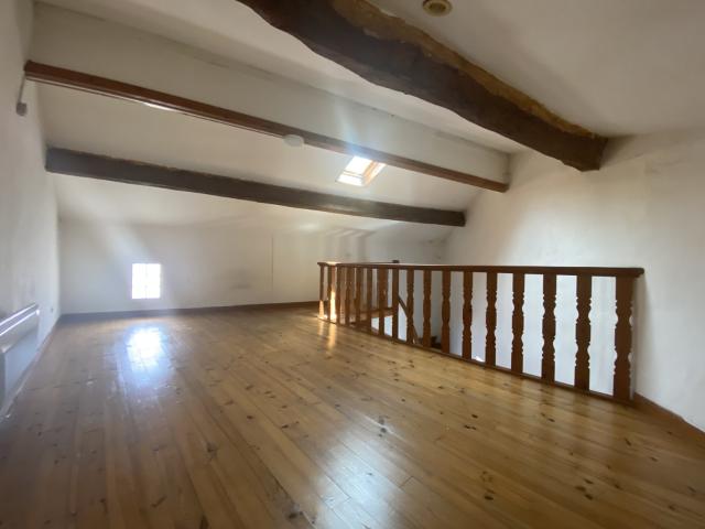 Appartement 2 pièce s 1 chambre s 77 m²