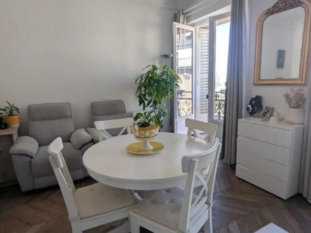 Appartement 2 pièce s 41.43 m2 Métro Arts et Métiers