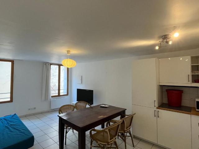 Appartement 2 pièces, 43 m² à louer à Toulon 83000
