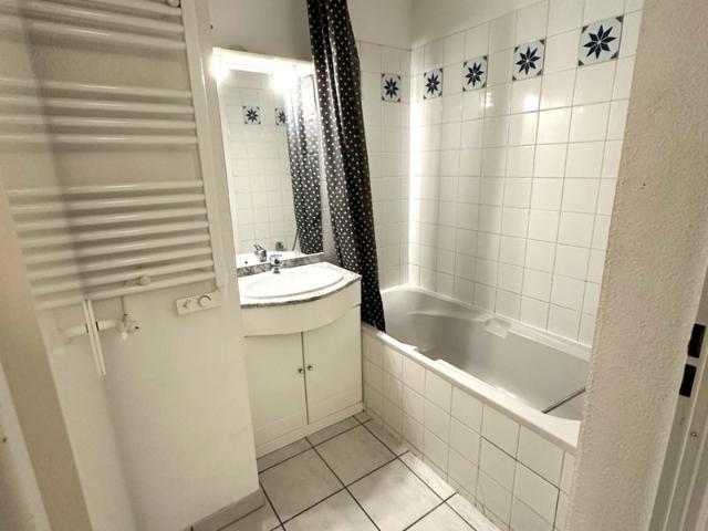Appartement 2 pièces, 43 m² à louer à Bègles 33130