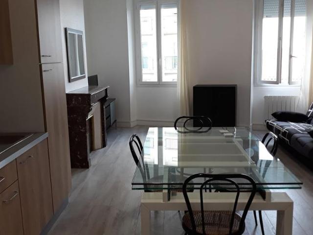 Appartement 2 pièces, 43 m² à louer à Bordeaux 33000