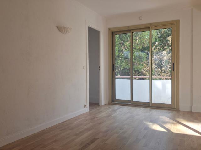 Appartement 2 pièces, 43 m² à louer à Cannes 06400