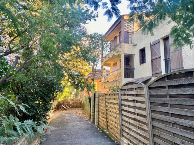 Appartement 2 pièces, 43 m² à louer à Hyères 83400