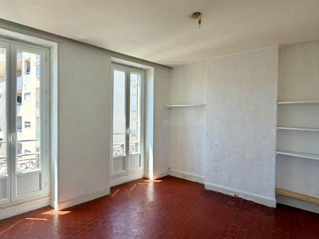 Appartement 2 pièces, 43 m² à louer à Marseille 5 13005