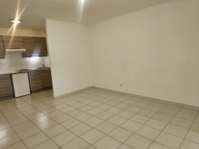 Appartement 2 pièces, 43 m² à louer à Nîmes 30000