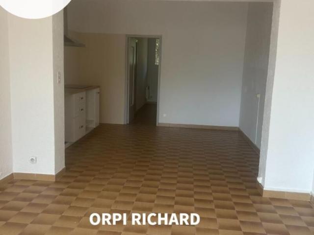 Appartement 2 pièces, 43 m² à louer à Six Fours les Plages 83140