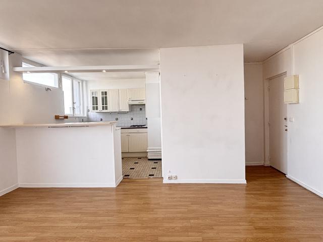 APPARTEMENT 2 PIECES 40.82 M2 AVEC PLACE DE PARKING ET CAVE