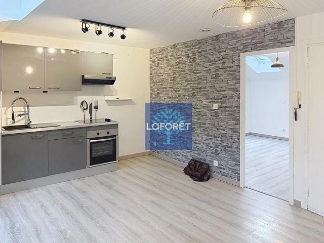 Appartement 2 pièces, 40 m² à louer à Saint Genis Laval 69230