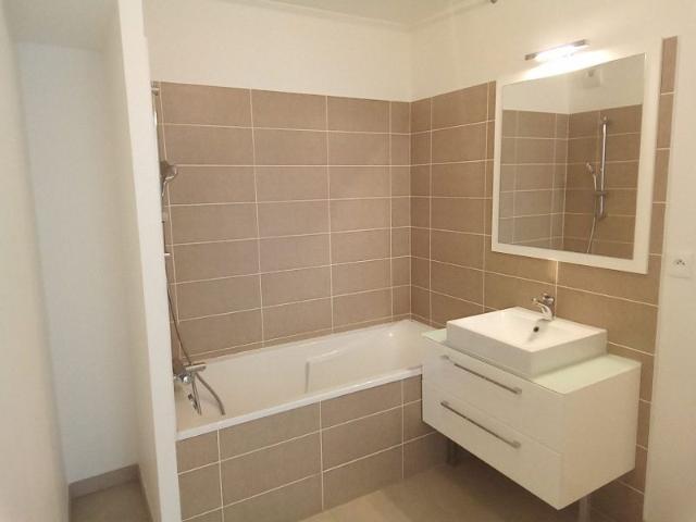 Appartement 2 pièces, 42 m² à louer à Six Fours les Plages 83140