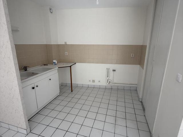 Appartement 2 pièces, 47 m² à louer à Vatan 36150