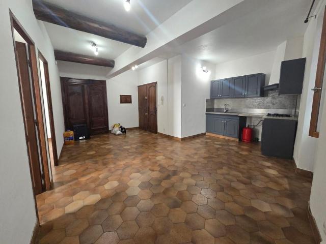 Appartement 2 pièces, 47 m² à louer à Cadenet 84160