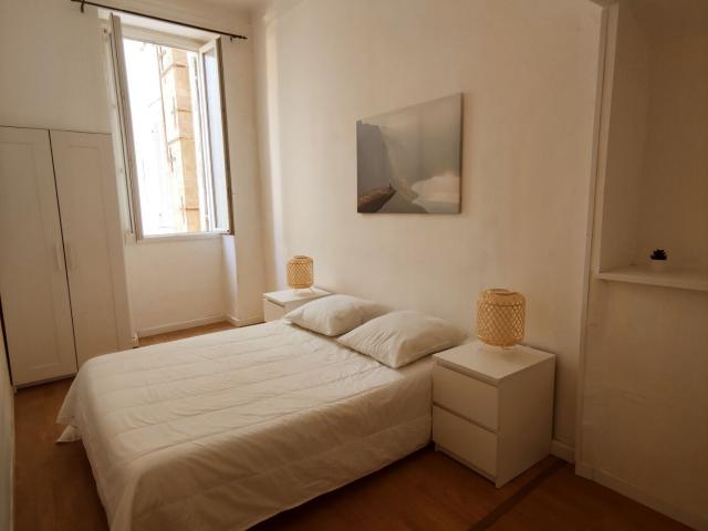 Appartement 2 pièces, 47 m² à louer à Marseille 2 13002