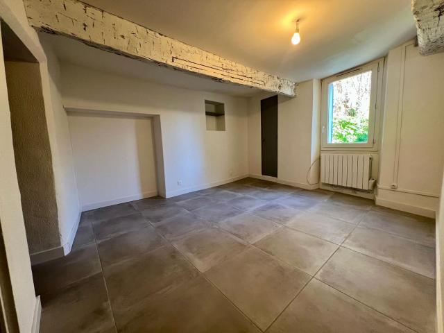 Appartement 2 pièces, 47 m² à louer à Solliès Ville 83210