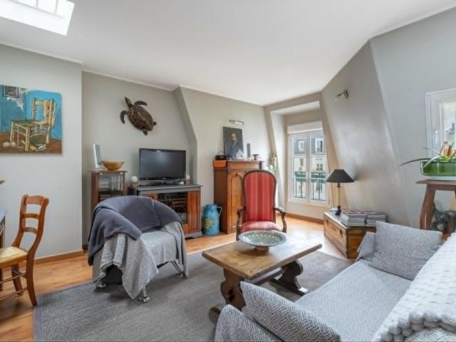 Appartement 2 pièces / 47 m² / 465 000 EUR FAI / PARIS 18E ARRONDISSEMENT