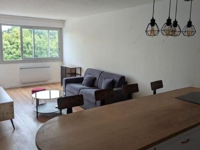 Appartement 2 pièces, 45 m² à louer à Bordeaux 33000