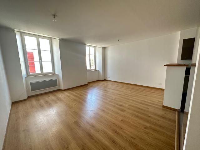 Appartement 2 pièces, 45 m² à louer à Saint Palais 64120
