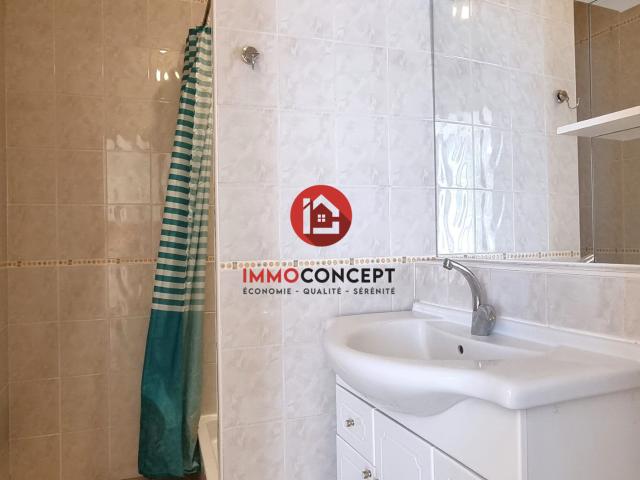 Appartement 2 pièces, 46 m² à louer à Laudun l'Ardoise 30290