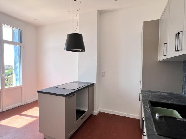 APPARTEMENT 2 PIECES 48 M2 AVEC BALCON AU CENTRE HISTORIQUE DE FREJUS