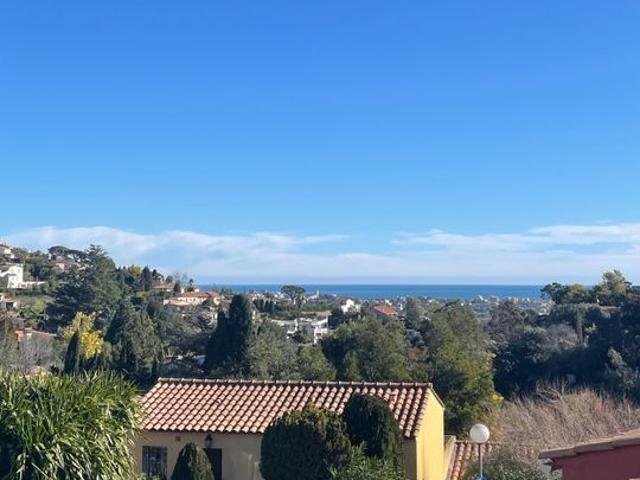 Appartement 2 pièces, 48 m² à louer à Vallauris 06220