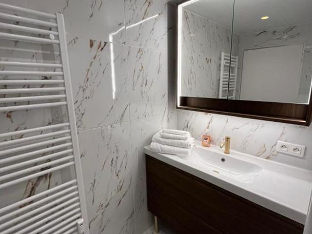 Appartement 2 pièces, 48 m² à louer à Hyères 83400