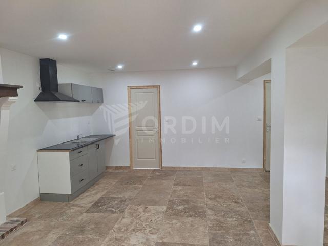 Appartement 2 pièces, 48 m² à louer à Léré 18240