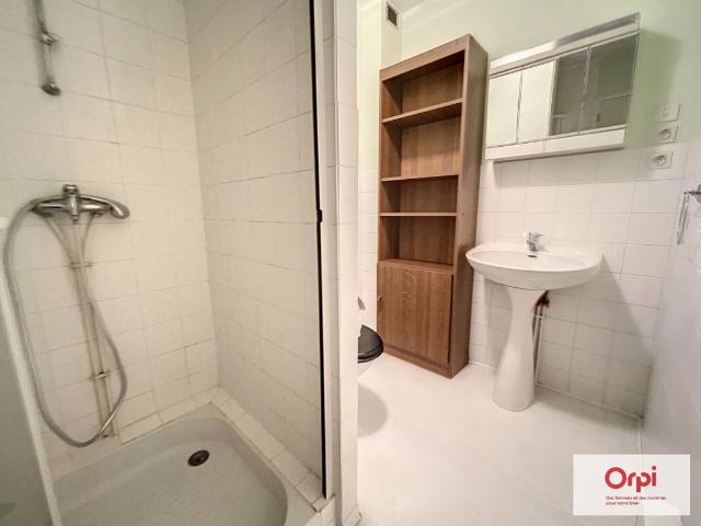 Appartement 2 pièces, 48 m² à louer à Montmarault 03390