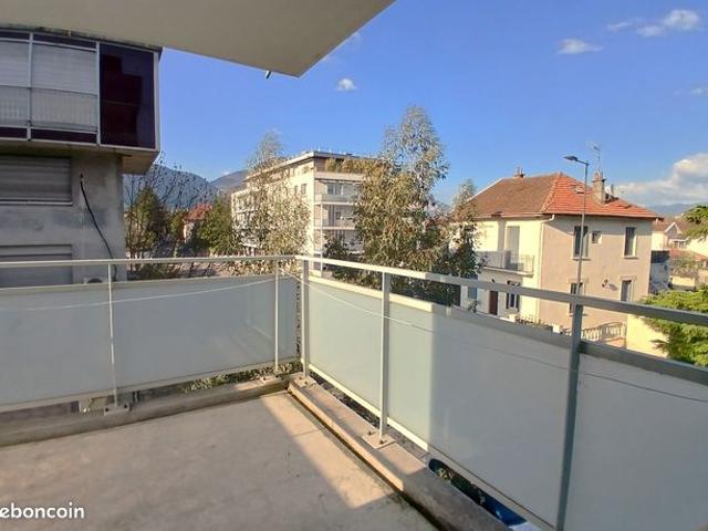 Appartement 2 pièces 48 m² Garage