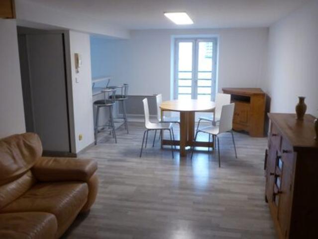 Appartement 2 pièces 48m2 REIMS 653 euros