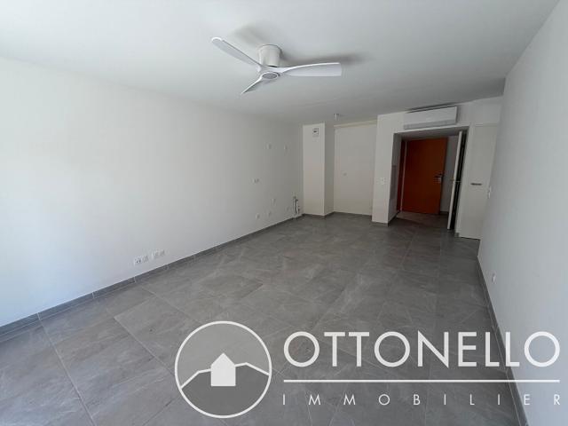 Appartement 2 pièces, 49 m² à louer à Fréjus 83600