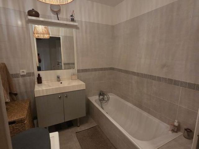 Appartement 2 pièces, 49 m² à louer à Fréjus 83370