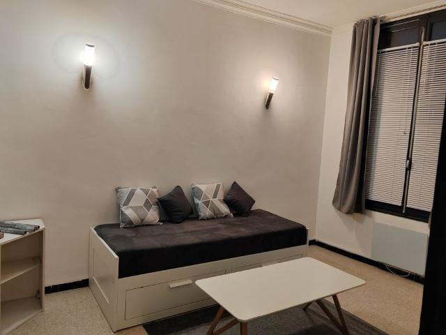Appartement 2 pièces, 49 m² à louer à Saint Gilles 30800