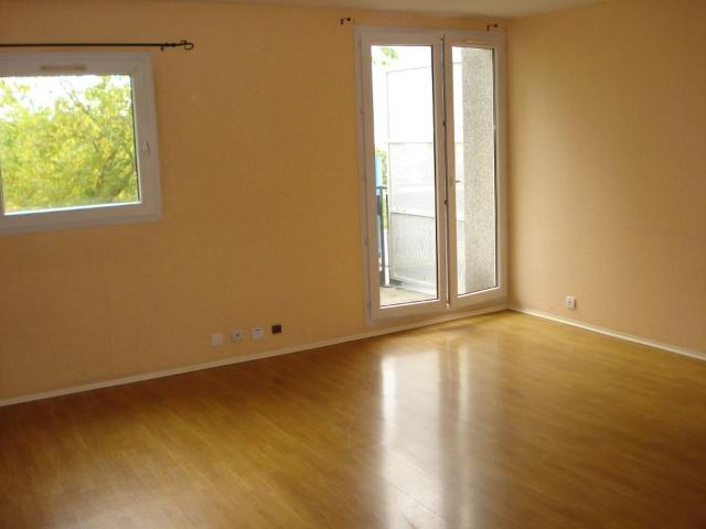 Appartement 2 pièces, 53 m² à louer à Savigny le Temple 77176