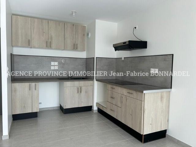 Appartement 2 pièces, 53 m² à louer à Suze la Rousse 26790