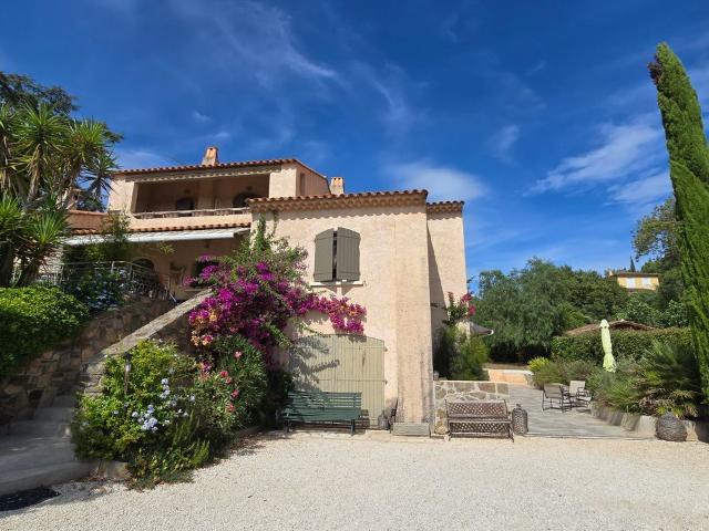 Appartement 2 pièces, 50 m² à louer à Hyères 83400