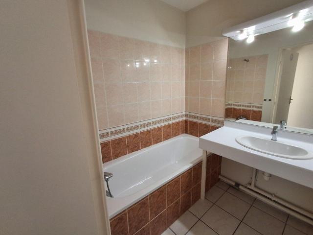 Appartement 2 pièces, 50 m² à louer à Saint Priest 69800