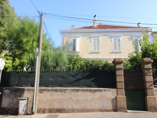 Appartement 2 pièces, 51 m² à louer à Toulon 83200