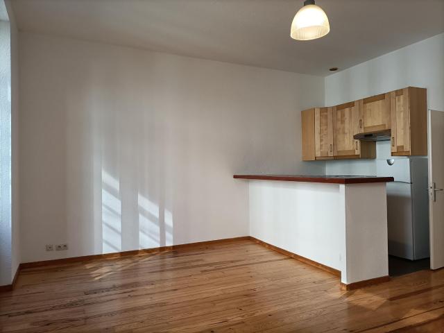 Appartement 2 pièces, 51 m² à louer à Cahors 46000