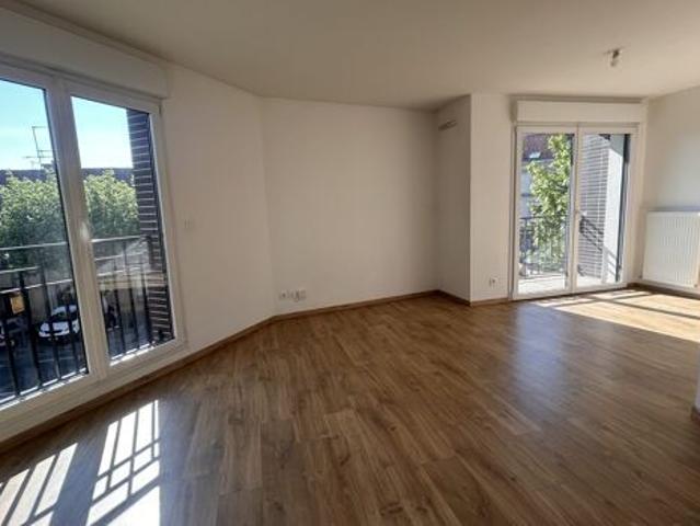 Appartement 2 pièces 51m2 REIMS 740 euros