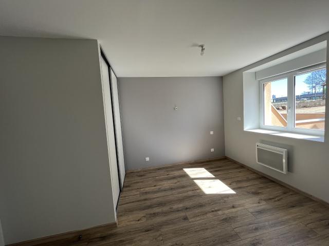 Appartement 2 pièces, 57 m² à louer à Luc la Primaube 12450